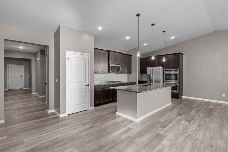 Building Photo - 1702 Rivercroft Dr