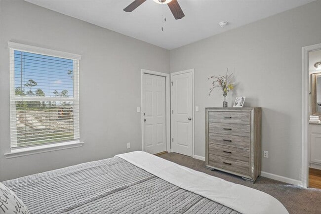 Building Photo - Modern 3/3 Condos with Private Baths & Lux...