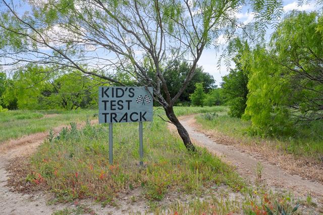 Building Photo - 114 Parkview Dr