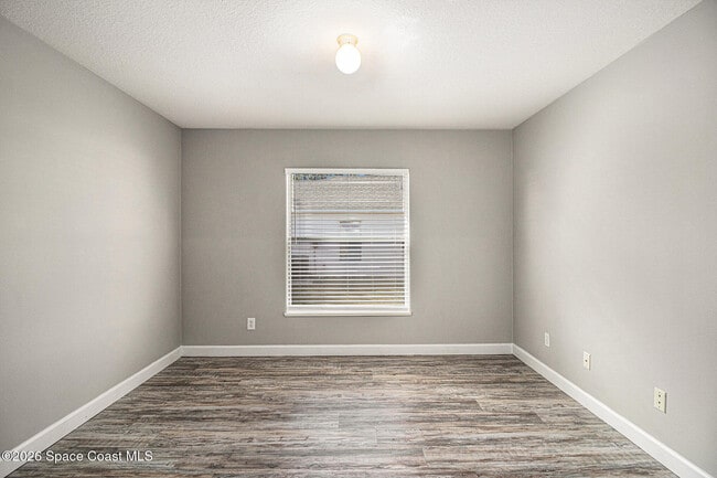 Building Photo - 1667 Desco