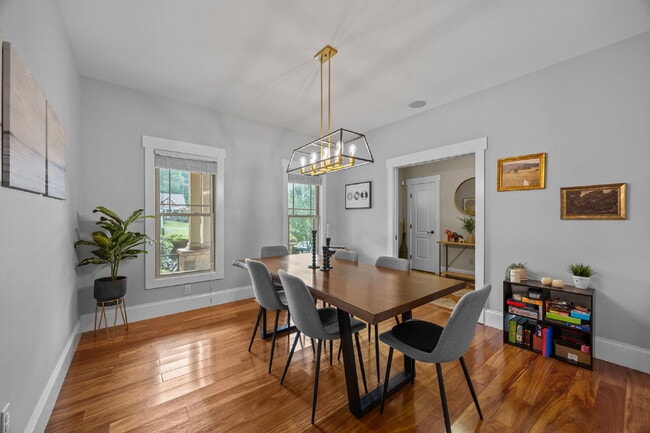 Building Photo - Spacious 3-Bedroom Home with Bonus Room & ...