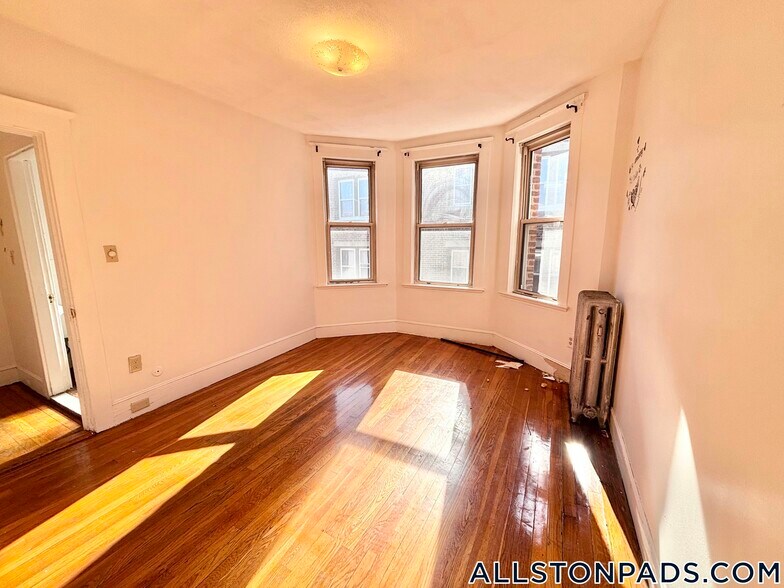 Building Photo - 11 Scottfield Rd