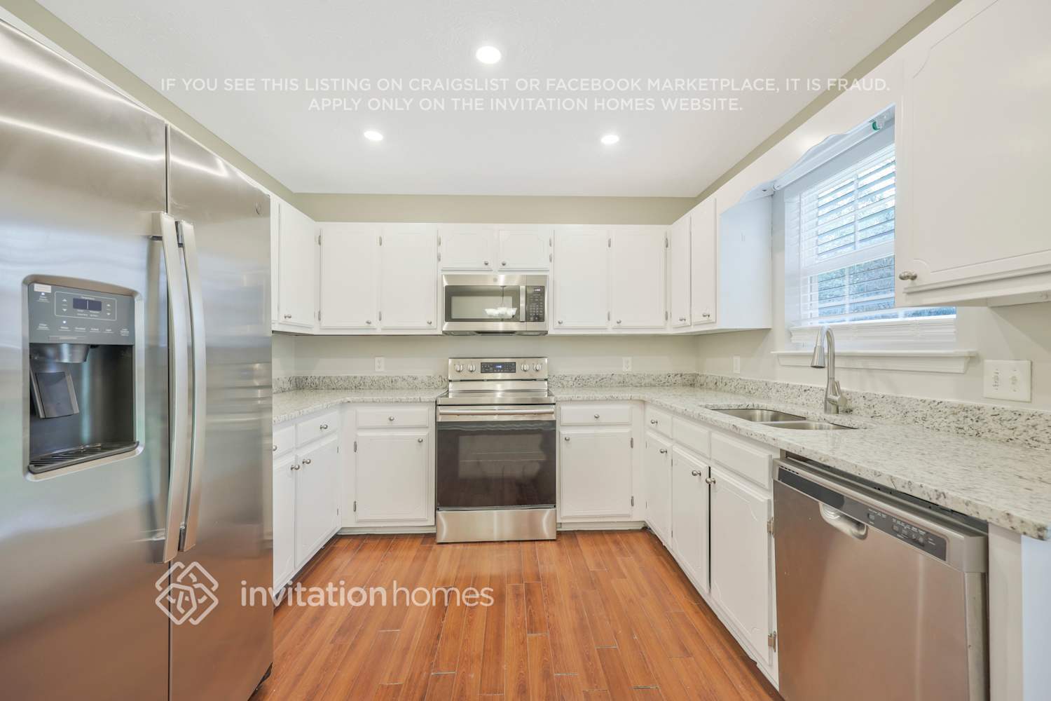 Building Photo - 325 Royal Garden Dr