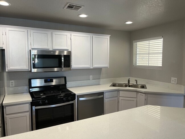 Building Photo - 7400 W Flamingo Rd