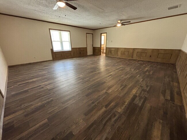 Building Photo - 1848 Houston St