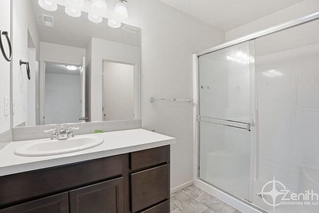 Building Photo - 11726 NE 23rd St