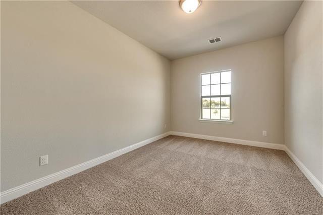 Building Photo - 305 Featherstone Dr