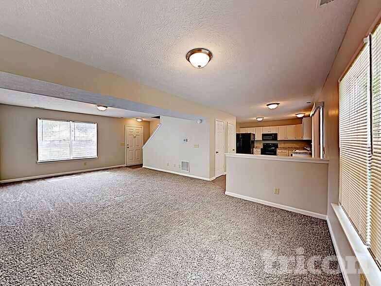 Building Photo - 8420 Country Club Blvd