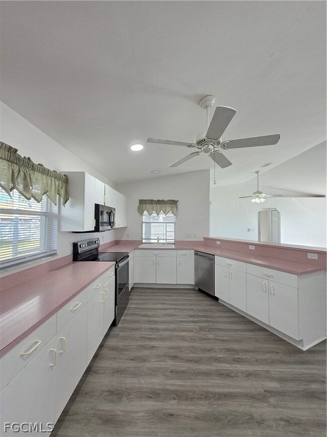 Building Photo - 2228 SE 19th Ave