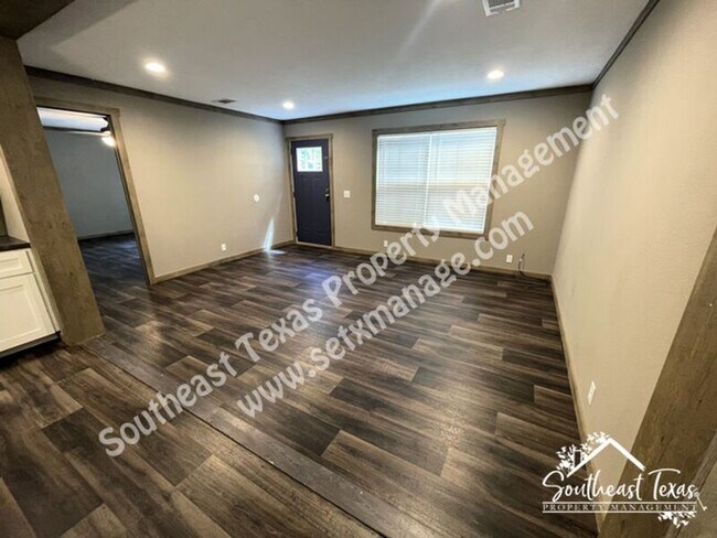 Building Photo - 4740 Ariola Ln