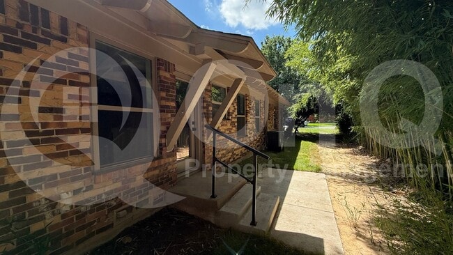 Building Photo - 9351 Angora St