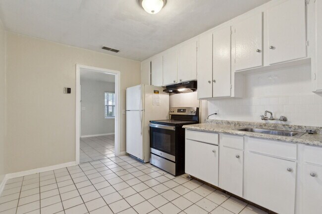 Building Photo - 3128 Rayford St