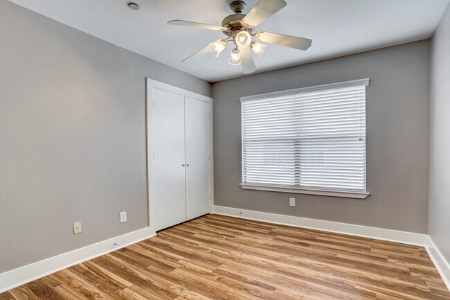 Building Photo - 7650 Springhill St
