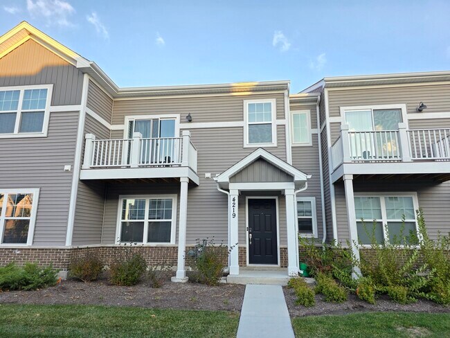 Primary Photo - 4219 Chelsea Mnr Cir