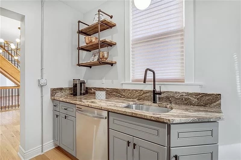 Kitchen - 5210 Dearborn St
