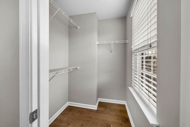 Building Photo - Middle Tennessee Blvd Townhome