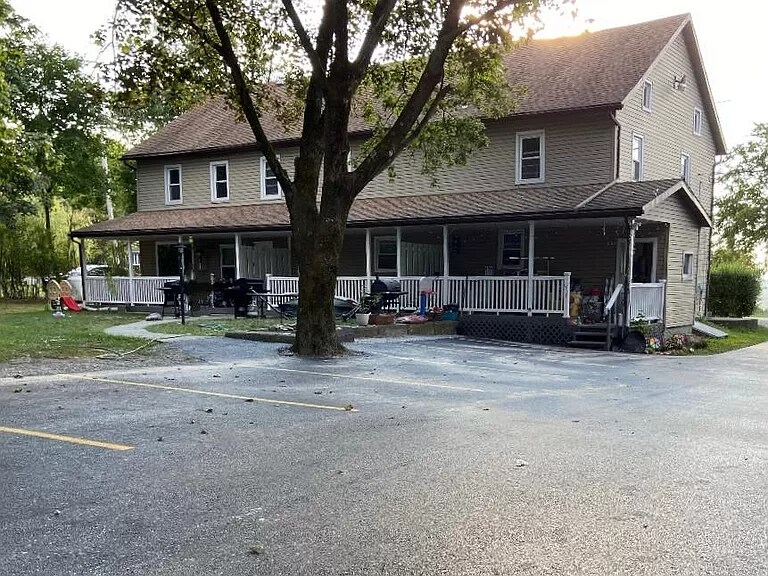 Building Photo - 5844-5848 Kesslersville Rd