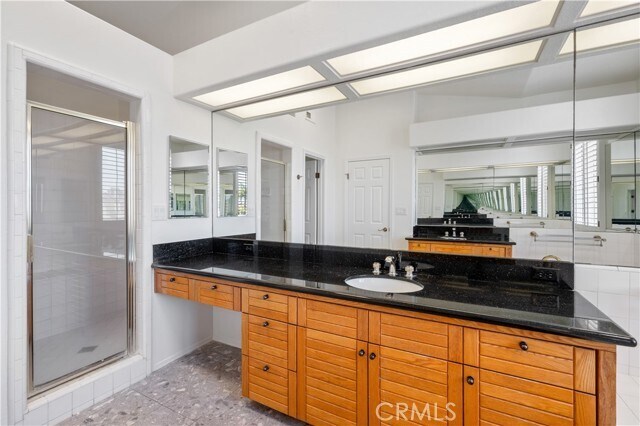 Building Photo - 21015 Tomlee Ave