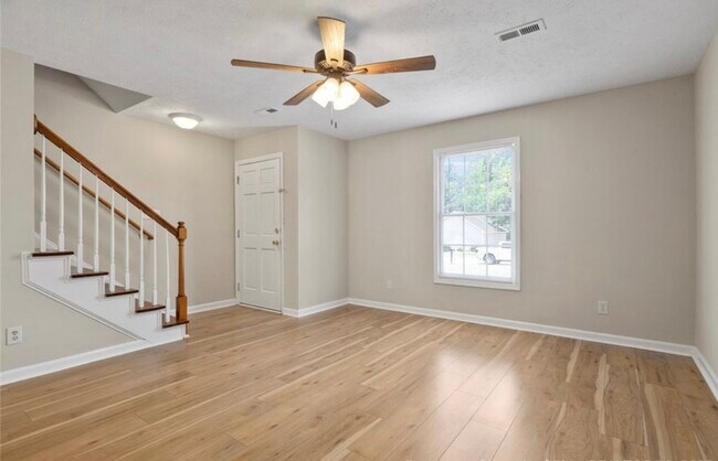 Building Photo - 48 Fox Run Ln