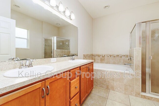 Building Photo - 2611 Highlands Creek Way