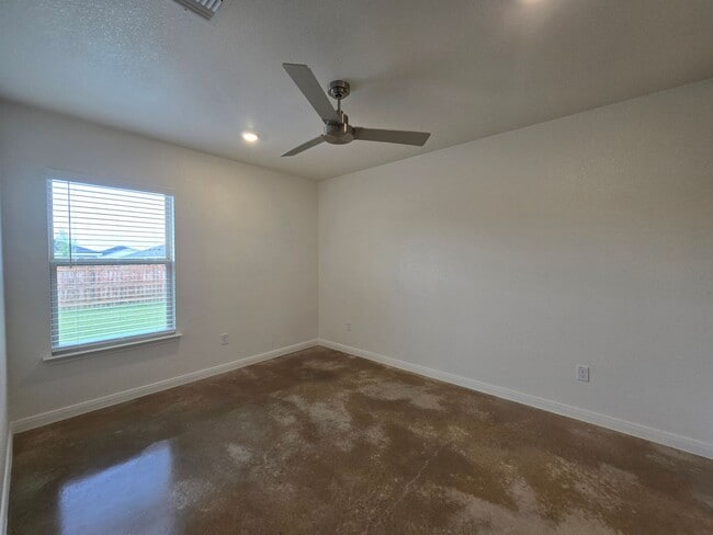 Building Photo - 908 Cherry Laurel Ln