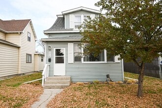 Building Photo - *Deposit Discount* Gorgeous 3 Bed 1 Bath H...