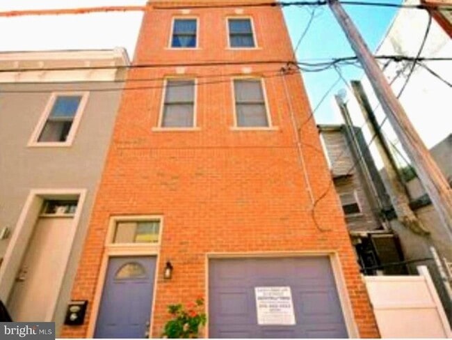 Building Photo - 2140 Pemberton St