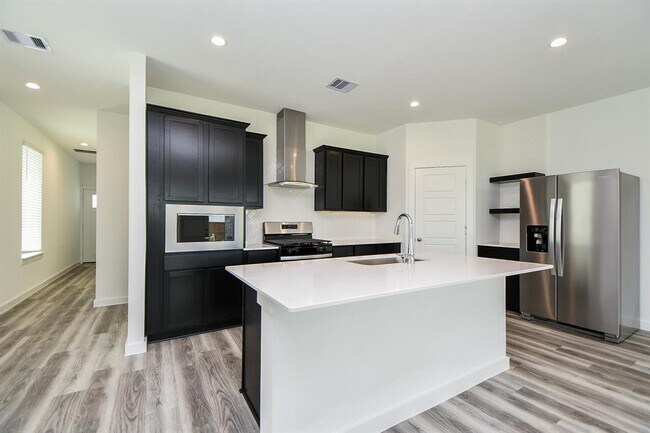 Building Photo - 3024 Crown Gate Dr