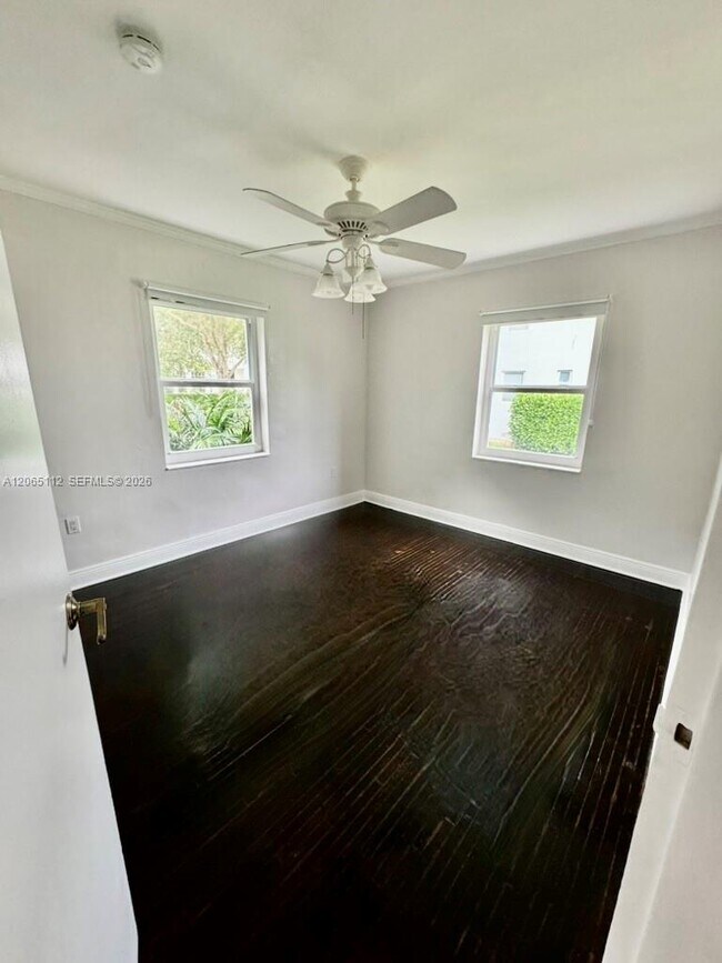 Building Photo - 7740 SW 54th Ct