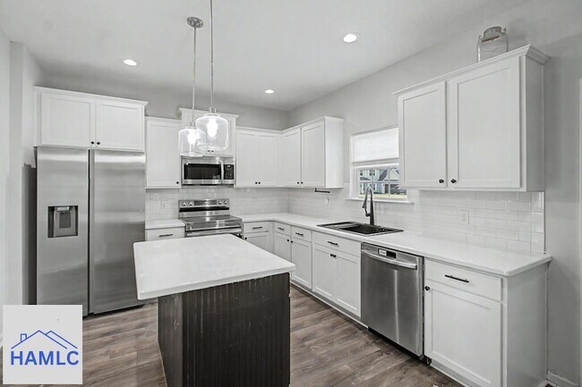 Building Photo - 188 Sunflower Cir NE