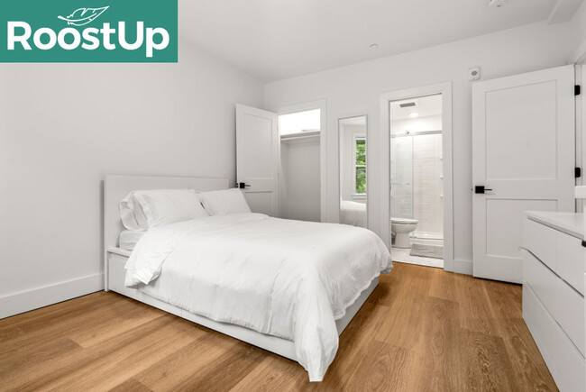 Building Photo - New RoostUp Furnished Private Bedroom with...