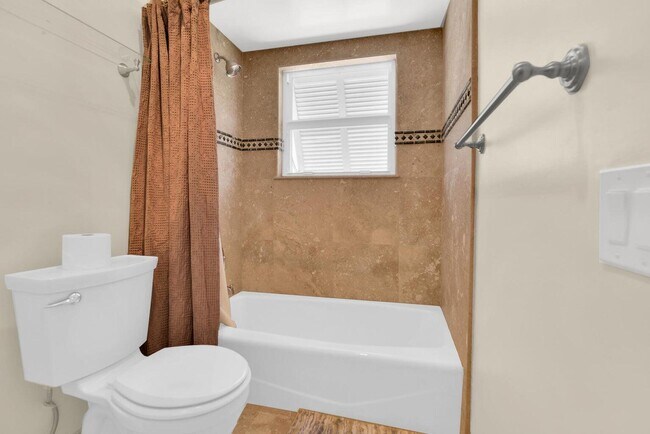 Building Photo - 1704 Del Haven Dr