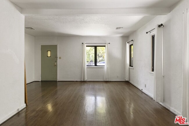 Building Photo - 11269 La Maida St