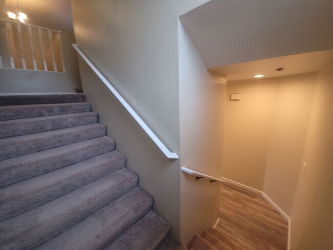 Building Photo - Bayview Townhouse Condo in Blaine with Gar...