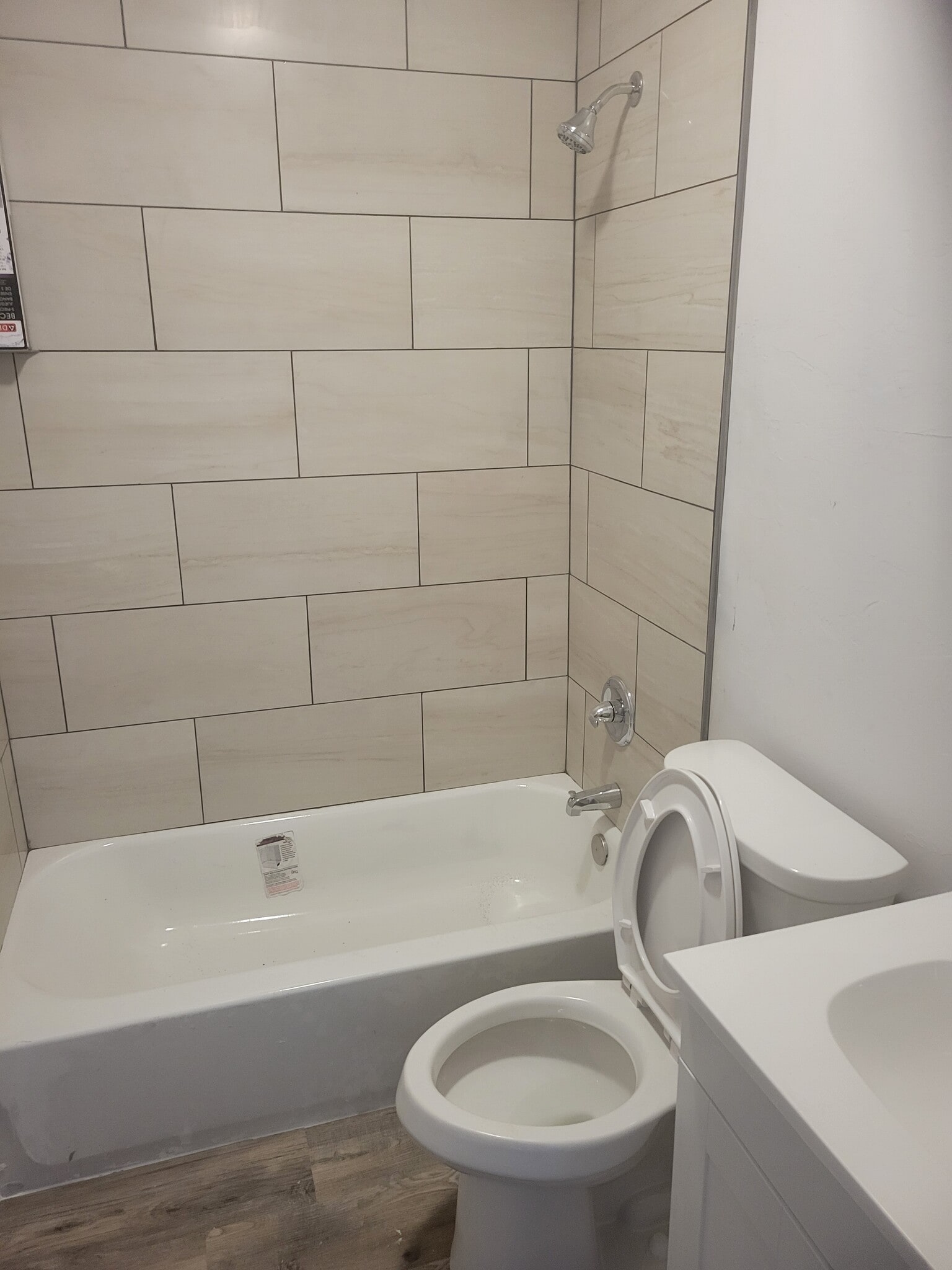 Building Photo - 515 W 7th Ave