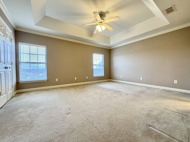 Building Photo - 1801 Brentwood Pointe