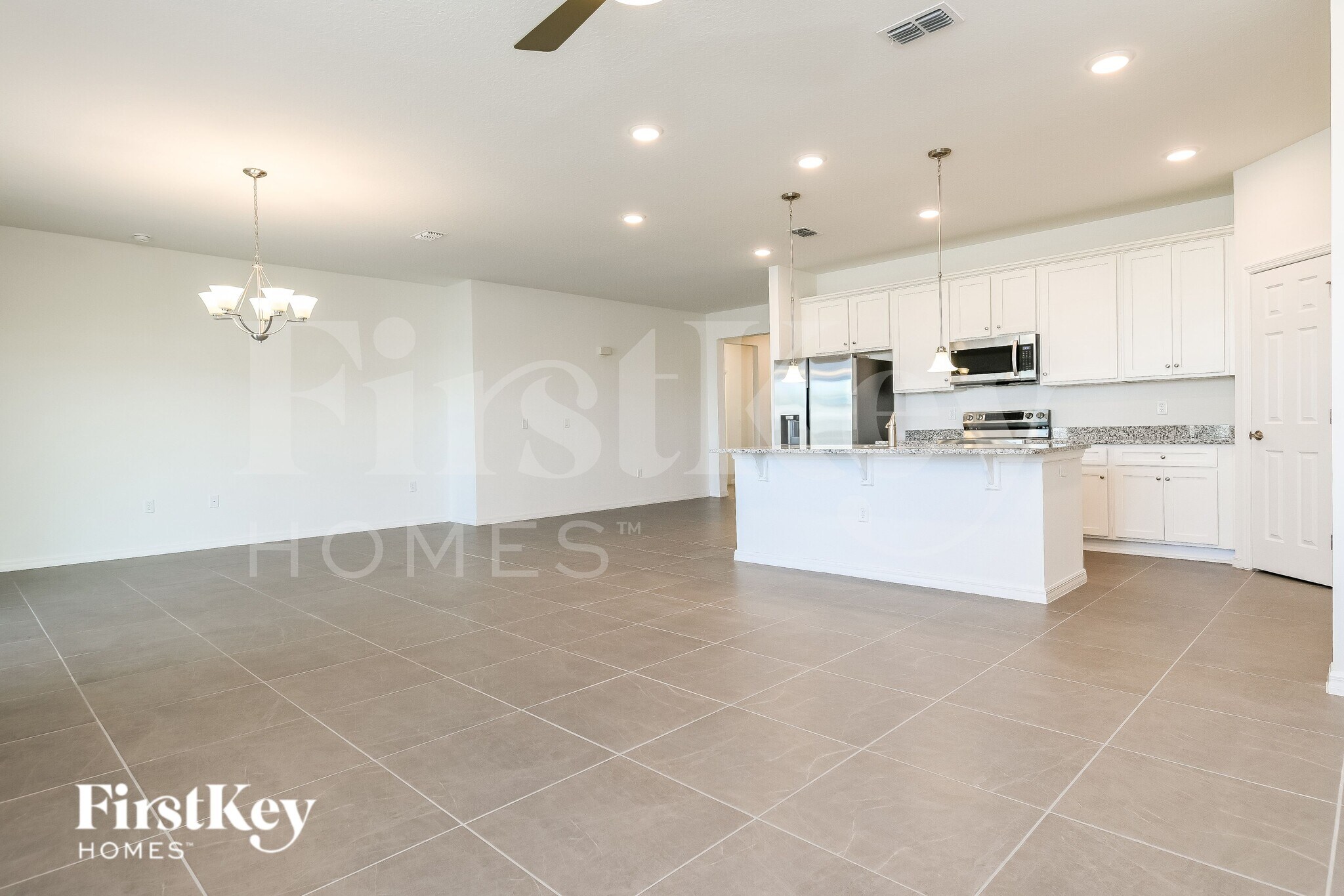 Building Photo - 1240 Spokane Pt