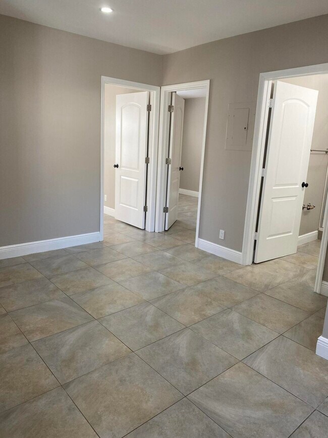 Building Photo - 508 57th St