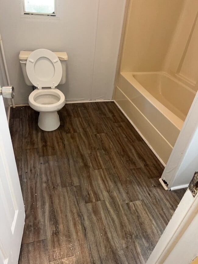 Building Photo - 2 Bedroom 1.5 Bathroom house in Laurens SC