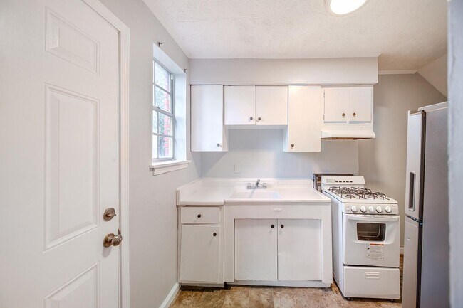 Building Photo - 517 N Florida St