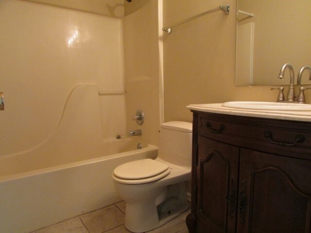 Building Photo - 4181 Magnolia Dr