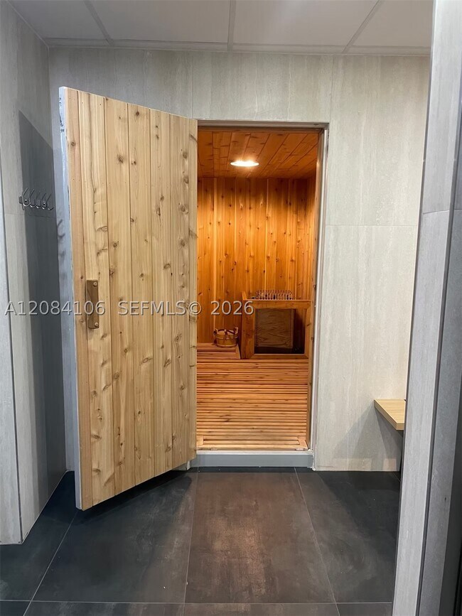 Building Photo - 3140 S Ocean Dr
