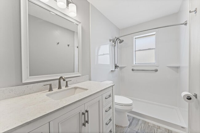 Building Photo - 2215 Winecup Ln