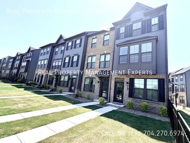 Building Photo - 2841 Statesville Ave