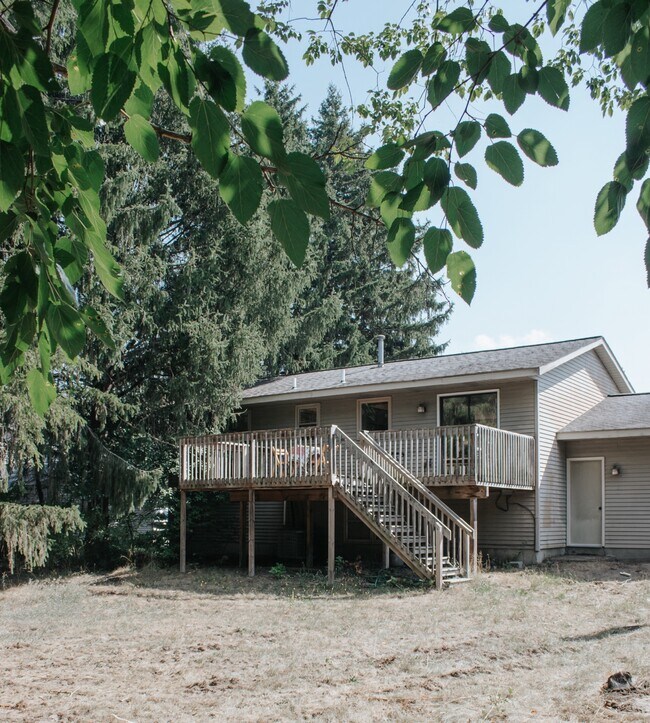 Building Photo - 3885 140th Ave