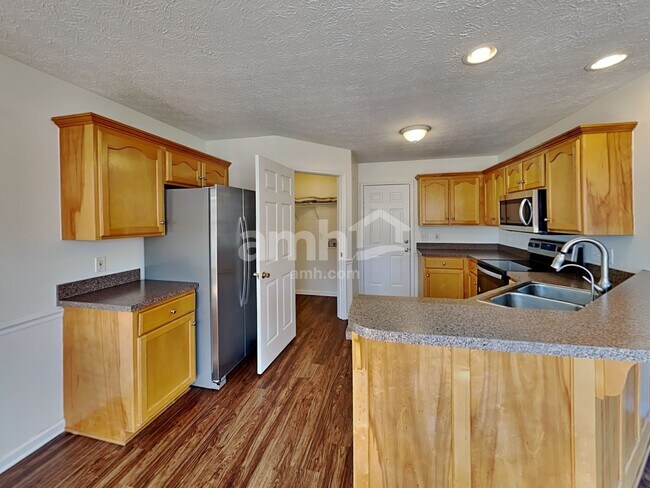 Building Photo - 105 Koleberg Trl