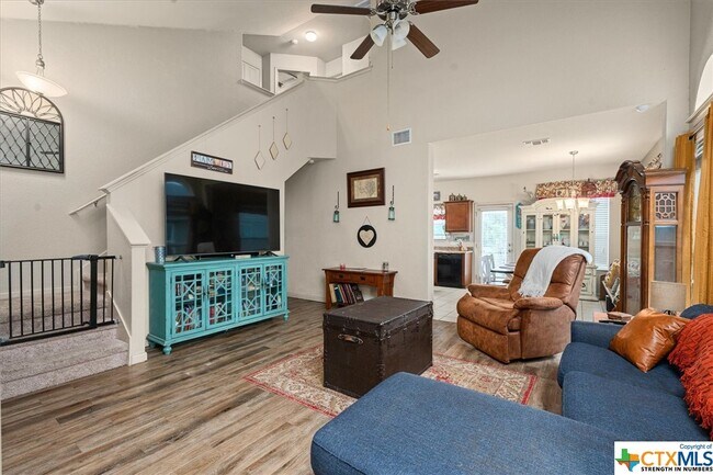 Building Photo - 114 Falcon Dr