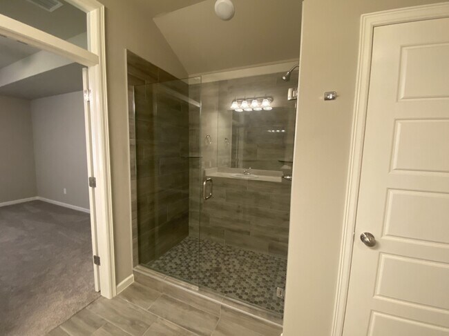 Building Photo - 745 E 139th Pl N