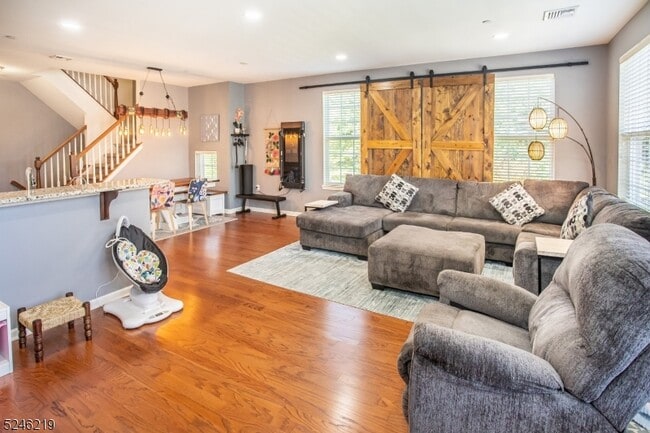 Building Photo - 616 Lopez Ln