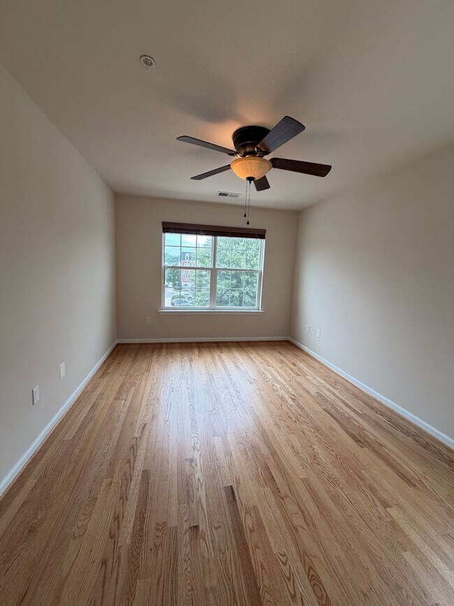 Building Photo - Mockingbird Cr Townhouse Available!!!